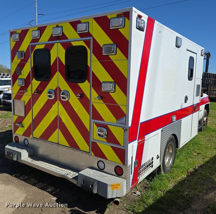 image for item DV1303 2017 Chevrolet Silverado 3500HD ambulance