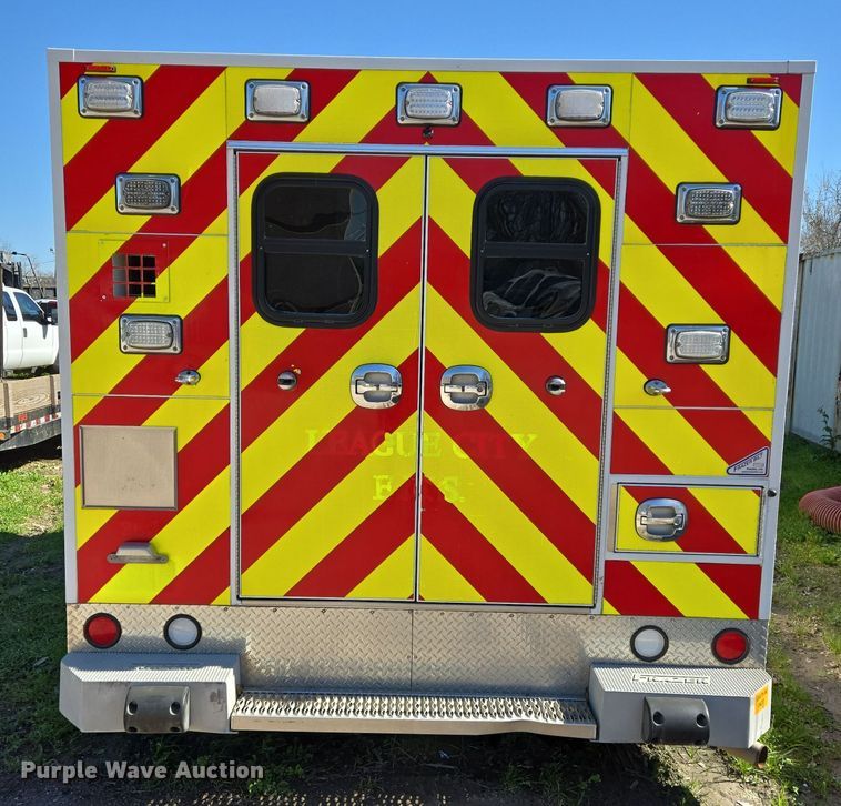 image for item DV1303 2017 Chevrolet Silverado 3500HD ambulance