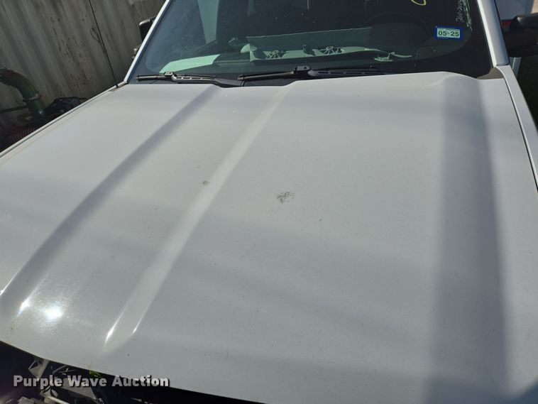 image for item DV1303 2017 Chevrolet Silverado 3500HD ambulance