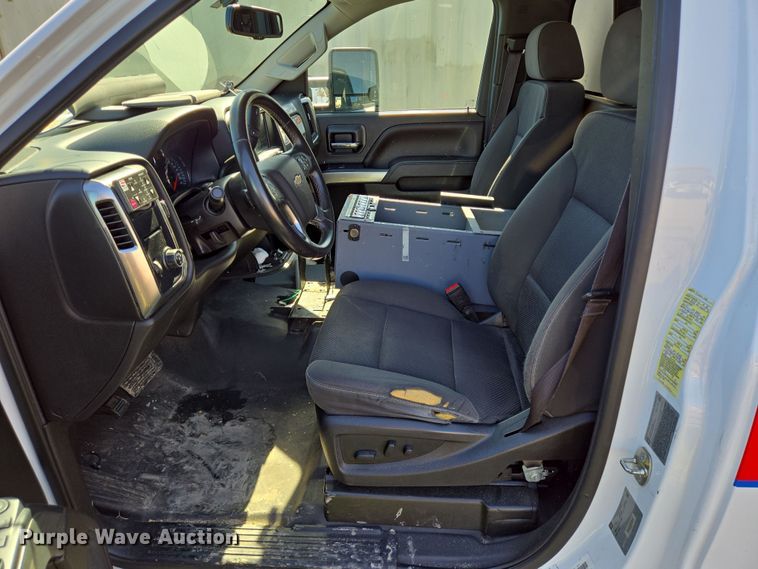 image for item DV1303 2017 Chevrolet Silverado 3500HD ambulance