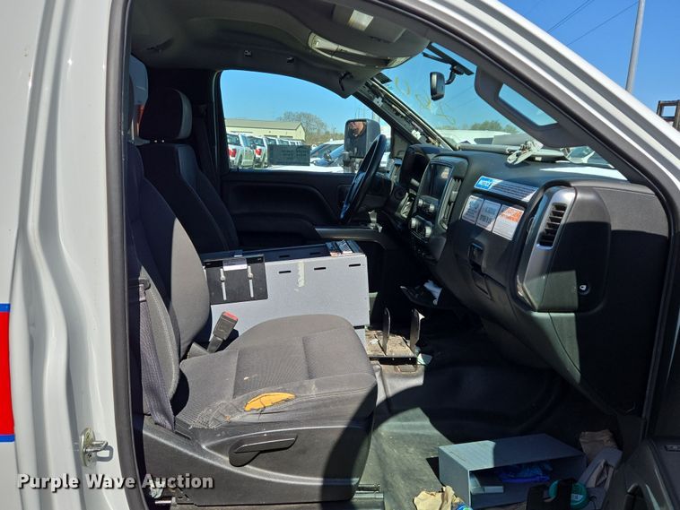 image for item DV1303 2017 Chevrolet Silverado 3500HD ambulance