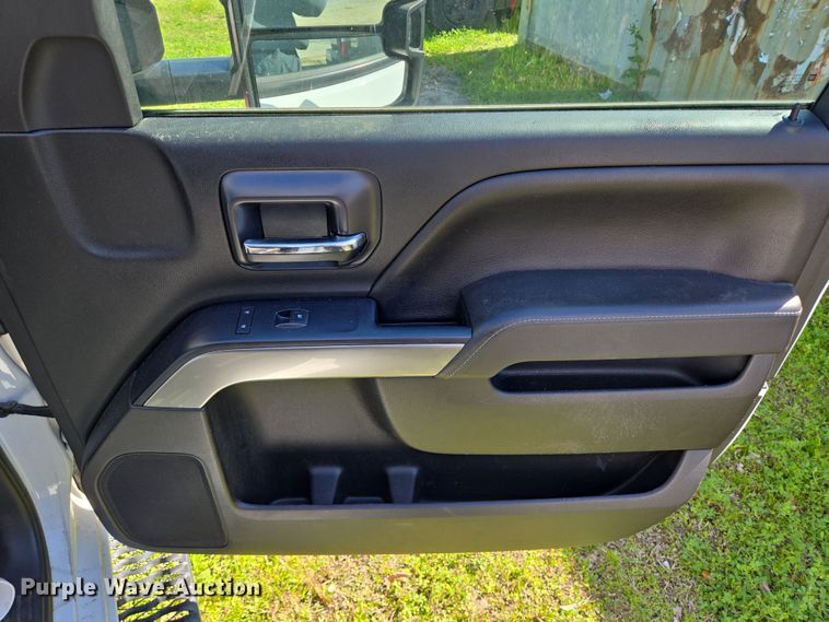 image for item DV1303 2017 Chevrolet Silverado 3500HD ambulance