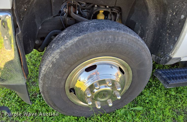 image for item DV1303 2017 Chevrolet Silverado 3500HD ambulance