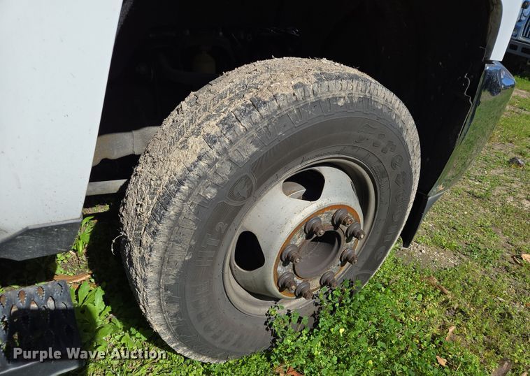 image for item DV1303 2017 Chevrolet Silverado 3500HD ambulance