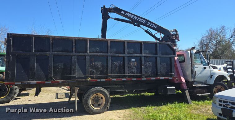 image for item DV1304 2011 International WorkStar 7300 grapple truck