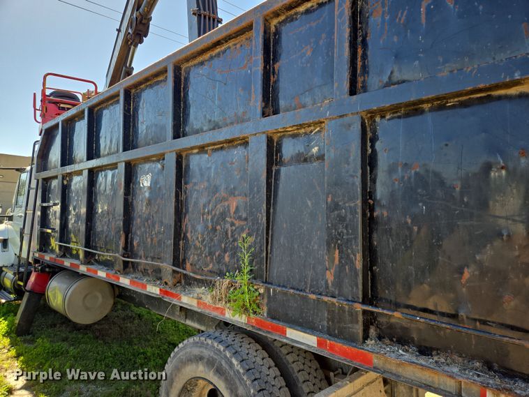 image for item DV1304 2011 International WorkStar 7300 grapple truck