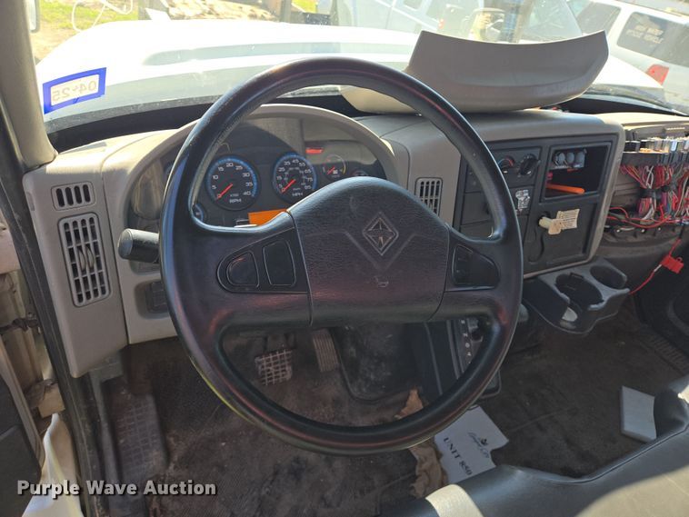 image for item DV1304 2011 International WorkStar 7300 grapple truck