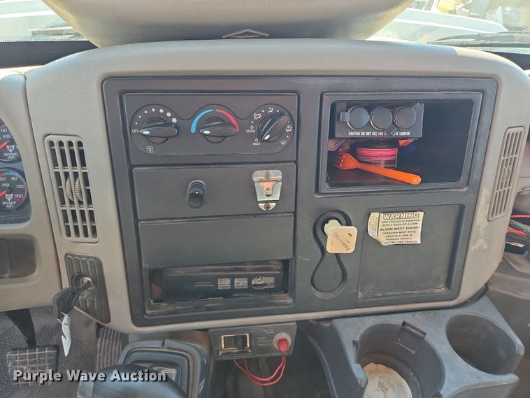 image for item DV1304 2011 International WorkStar 7300 grapple truck