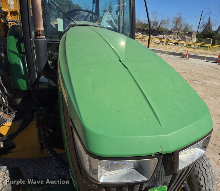 image for item DV1306 John Deere 5100M tractor