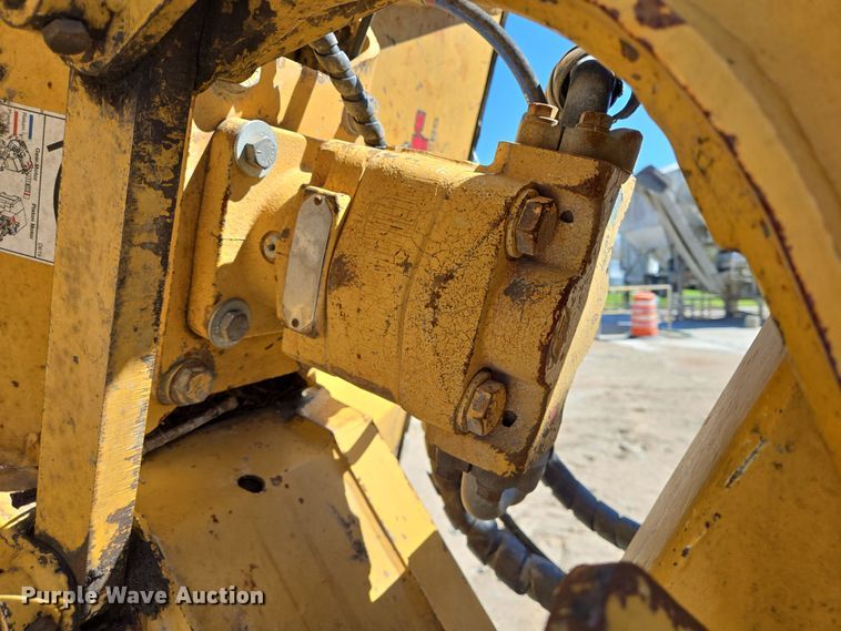 image for item DV1306 John Deere 5100M tractor