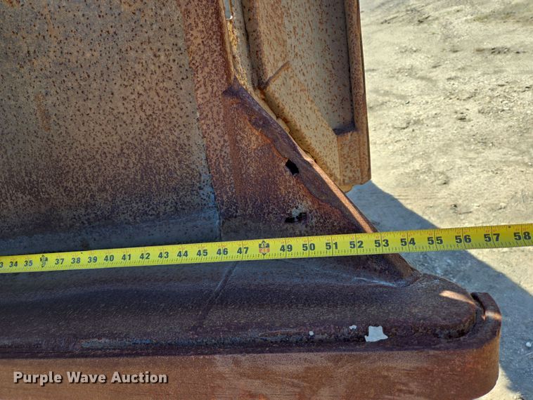 image for item DV1306 John Deere 5100M tractor