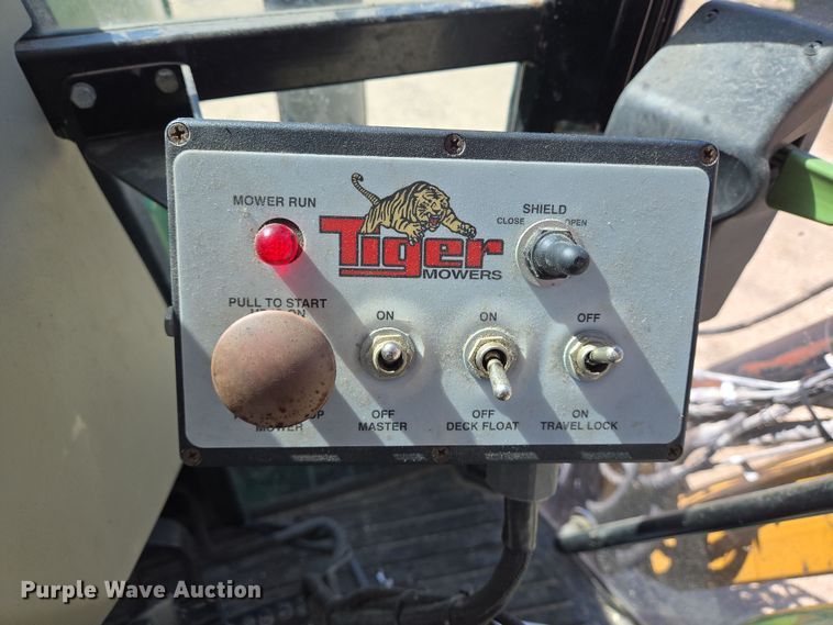 image for item DV1306 John Deere 5100M tractor