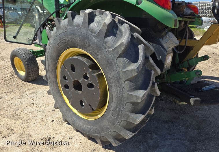 image for item DV1306 John Deere 5100M tractor