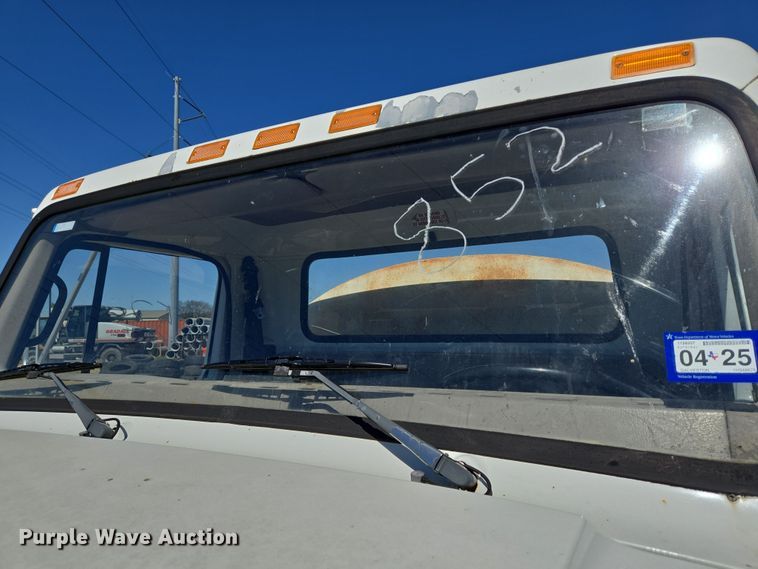 image for item DV1307 2001 International 4700 water truck