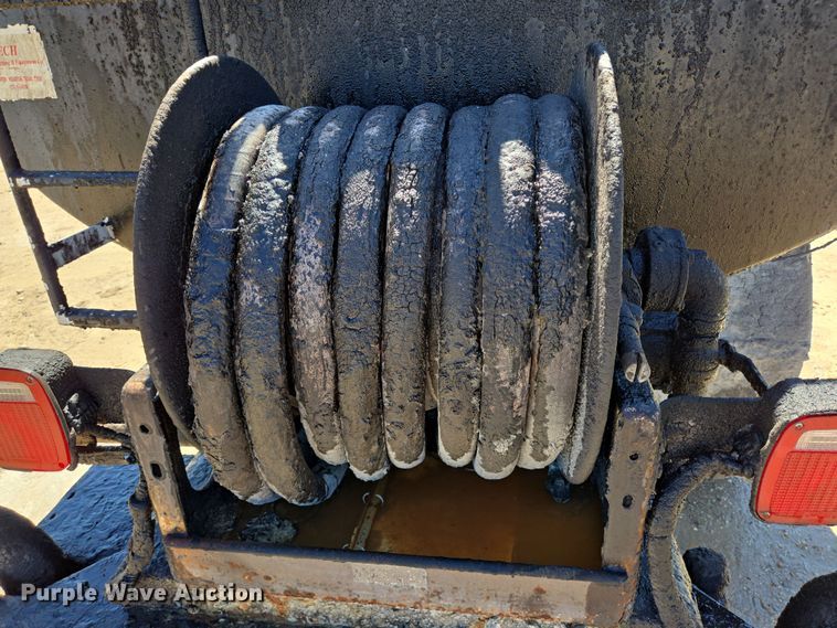 image for item DV1307 2001 International 4700 water truck