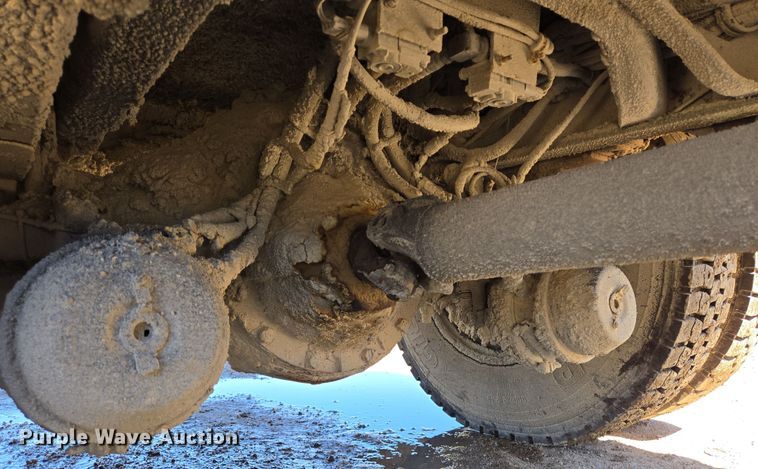 image for item DV1307 2001 International 4700 water truck