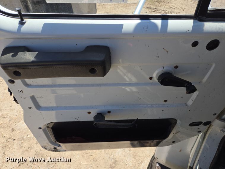 image for item DV1307 2001 International 4700 water truck