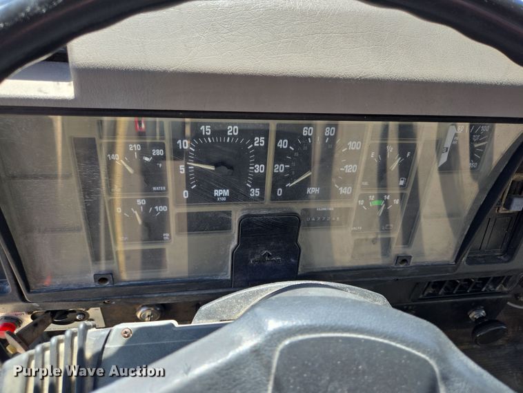 image for item DV1307 2001 International 4700 water truck