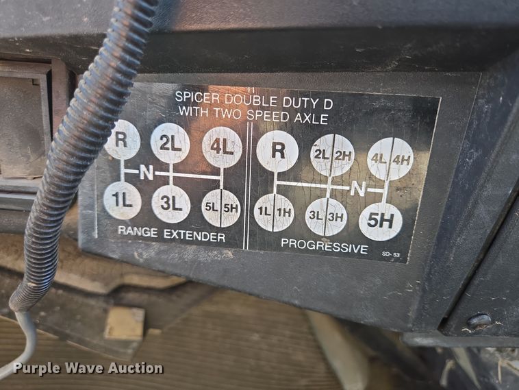 image for item DV1307 2001 International 4700 water truck