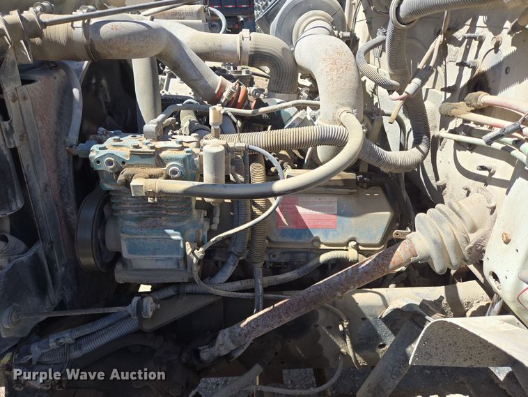 image for item DV1307 2001 International 4700 water truck