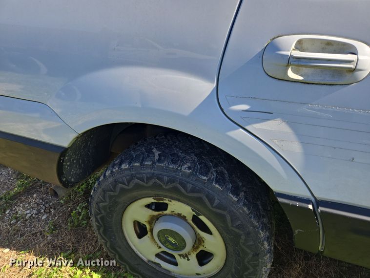 image for item DV1309 2003 Ford Expedition XLT SUV