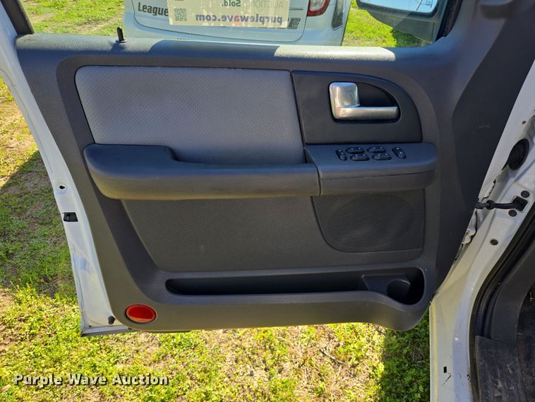 image for item DV1309 2003 Ford Expedition XLT SUV