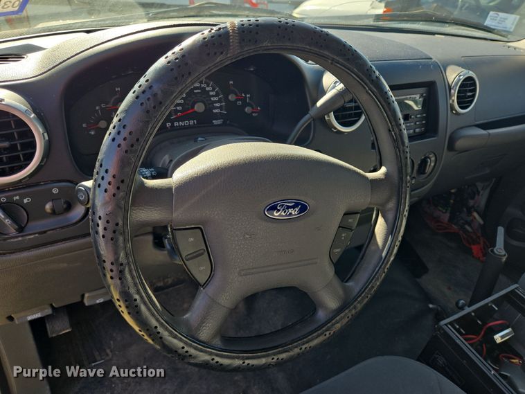 image for item DV1309 2003 Ford Expedition XLT SUV