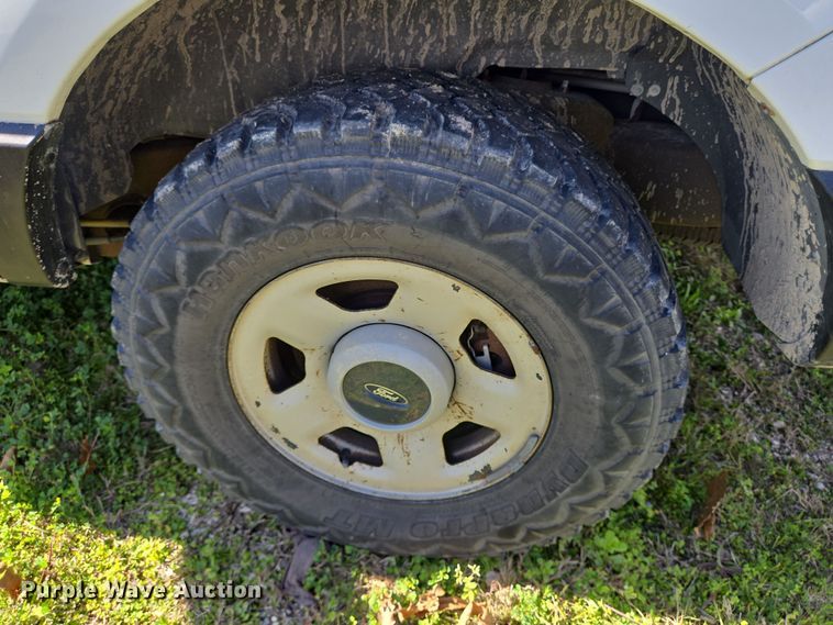 image for item DV1309 2003 Ford Expedition XLT SUV