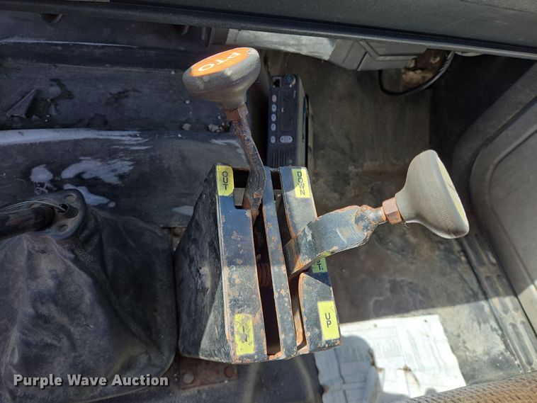 image for item DV1310 2000 Chevrolet C7500 dump truck