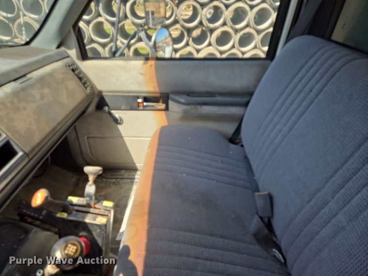 image for item DV1310 2000 Chevrolet C7500 dump truck