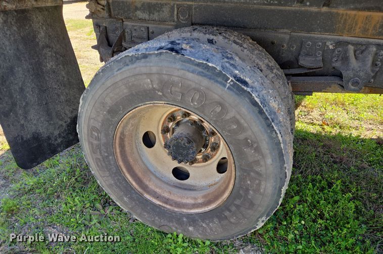 image for item DV1310 2000 Chevrolet C7500 dump truck