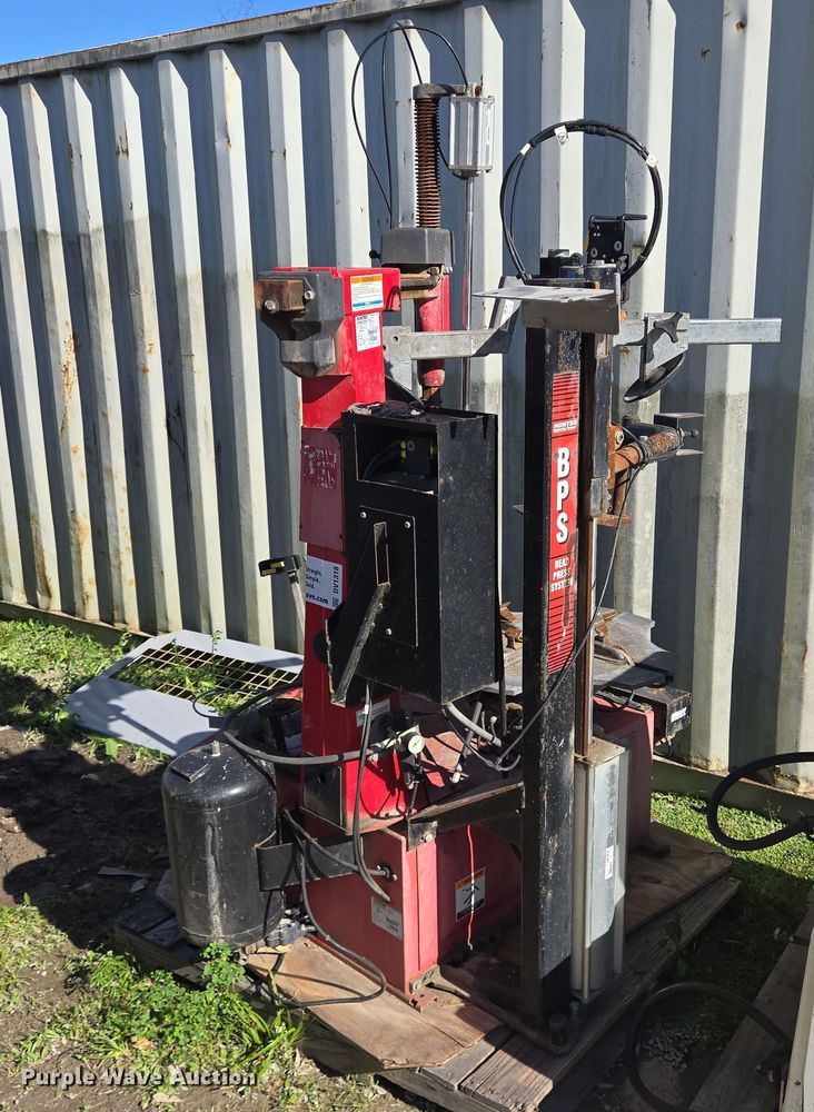 image for item DV1318 2013 Hunter TCX575 tire machine