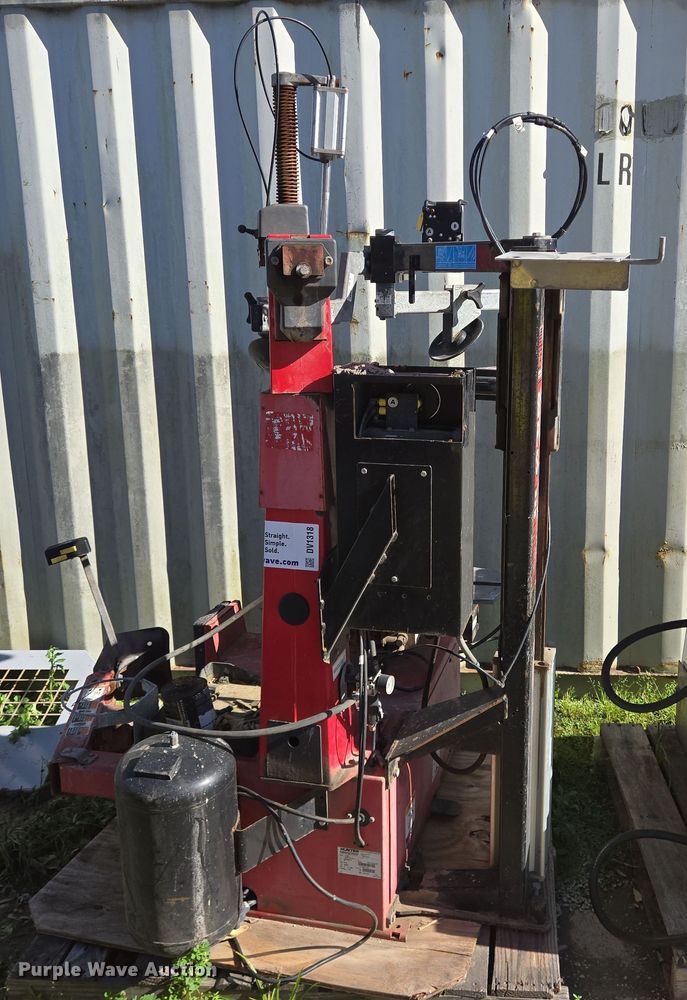 image for item DV1318 2013 Hunter TCX575 tire machine