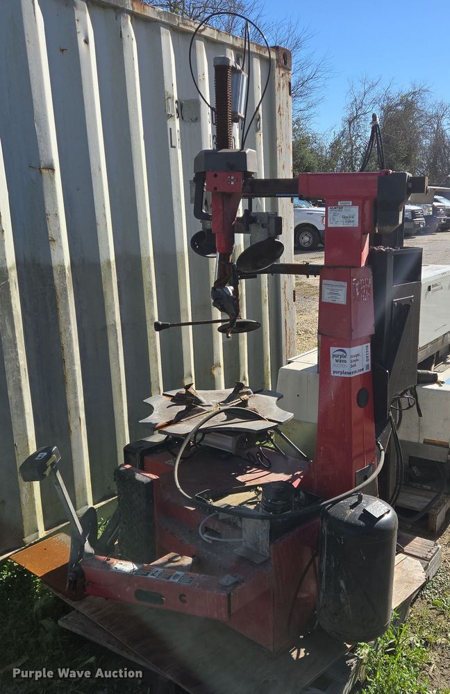 image for item DV1318 2013 Hunter TCX575 tire machine