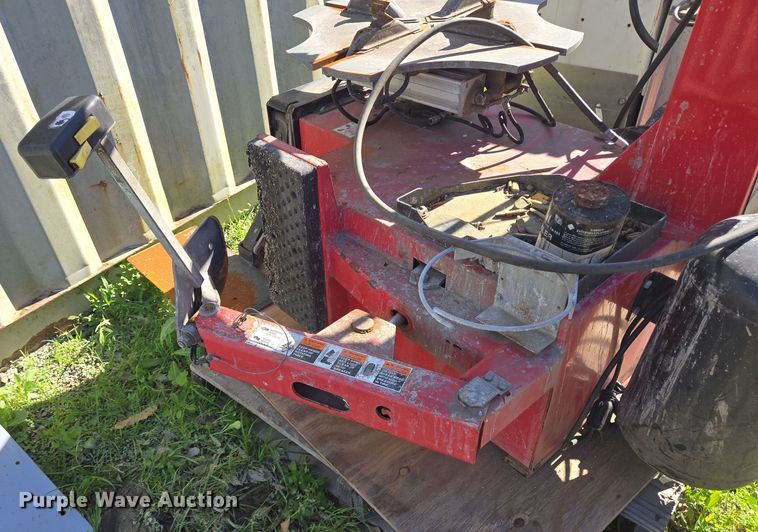image for item DV1318 2013 Hunter TCX575 tire machine