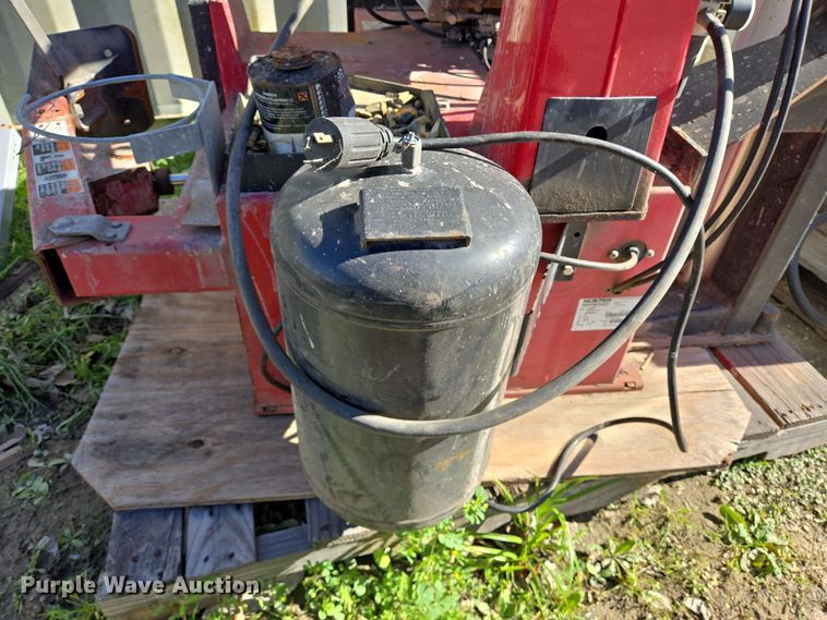 image for item DV1318 2013 Hunter TCX575 tire machine