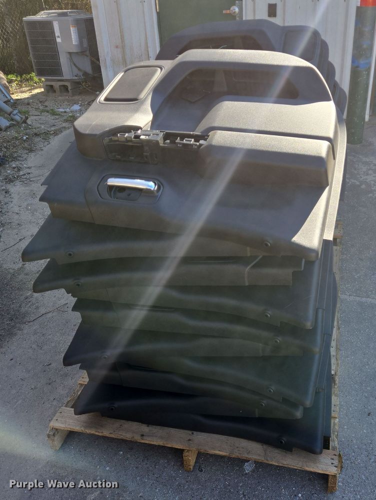 image for item DV1322 Approximately 20 Ford Explorer interior door panels