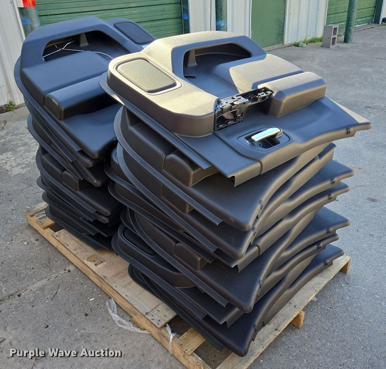 image for item DV1322 Approximately 20 Ford Explorer interior door panels