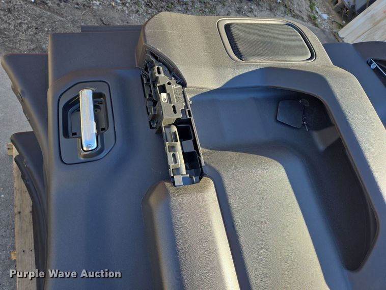 image for item DV1322 Approximately 20 Ford Explorer interior door panels