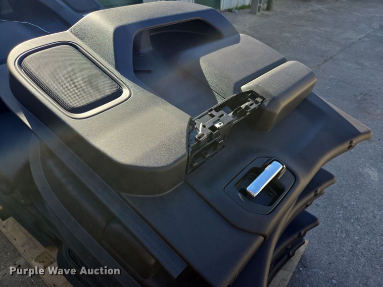 image for item DV1322 Approximately 20 Ford Explorer interior door panels