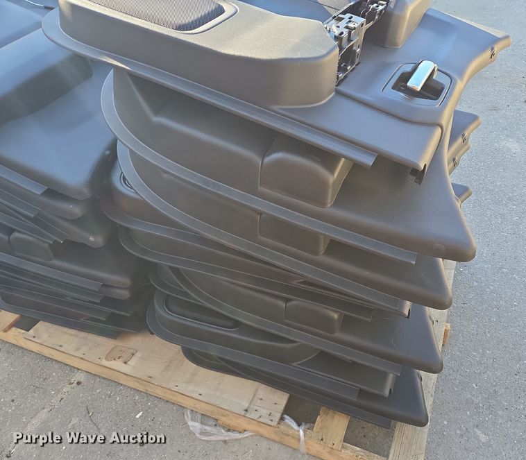 image for item DV1322 Approximately 20 Ford Explorer interior door panels