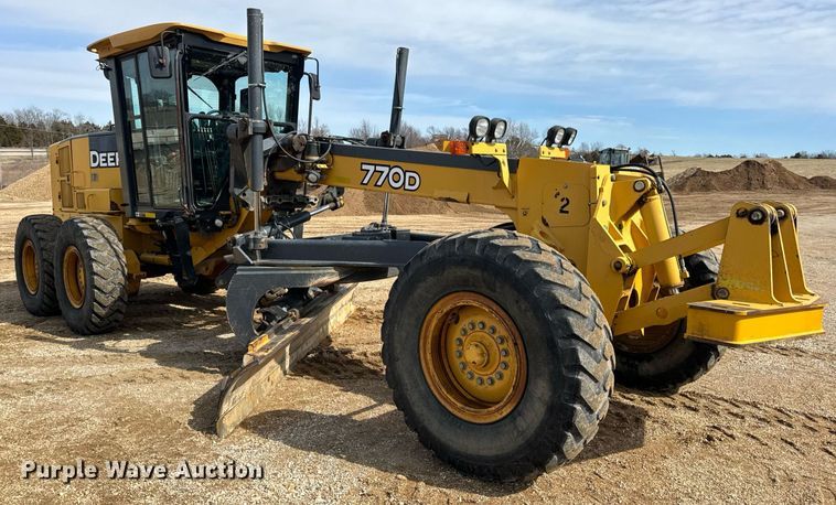 image for item DV1848 2008 John Deere 770D motor grader