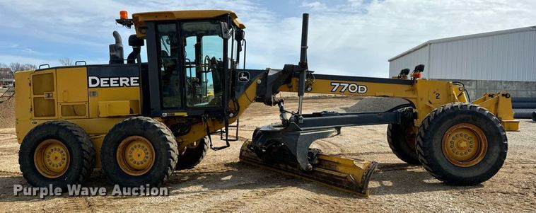 image for item DV1848 2008 John Deere 770D motor grader