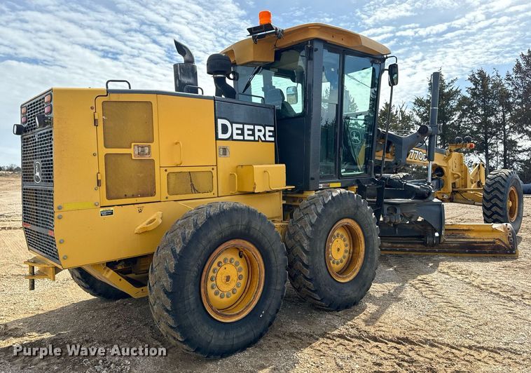 image for item DV1848 2008 John Deere 770D motor grader