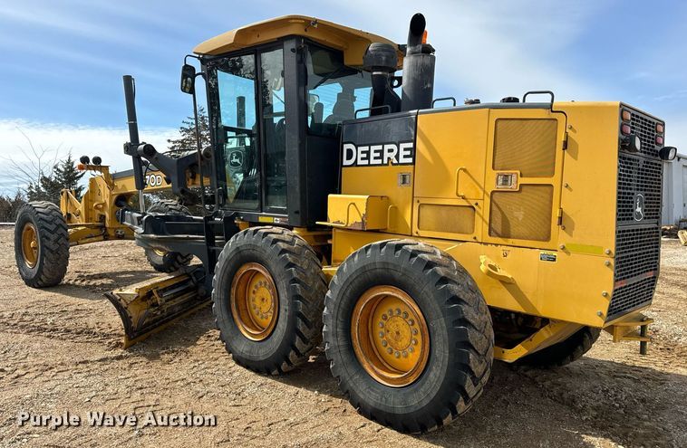 image for item DV1848 2008 John Deere 770D motor grader