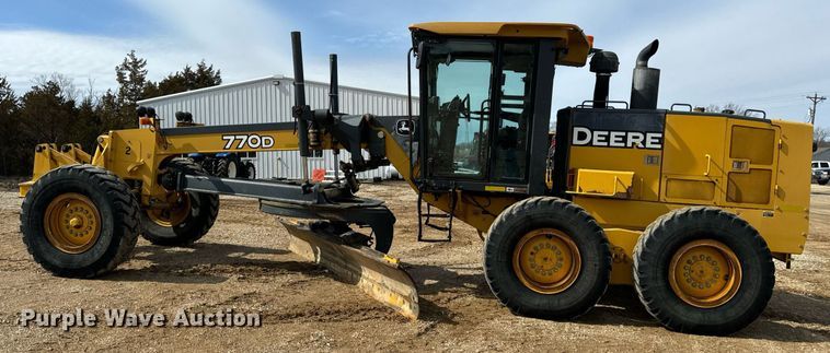 image for item DV1848 2008 John Deere 770D motor grader