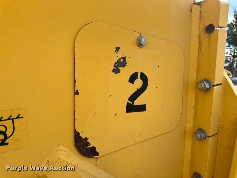 image for item DV1848 2008 John Deere 770D motor grader