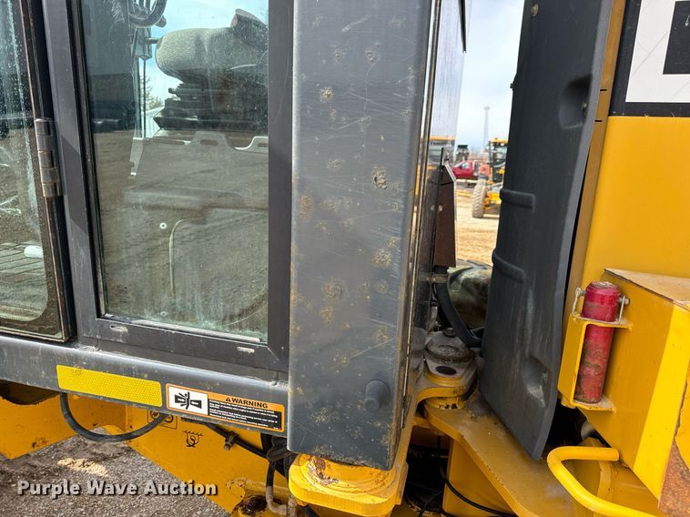 image for item DV1848 2008 John Deere 770D motor grader