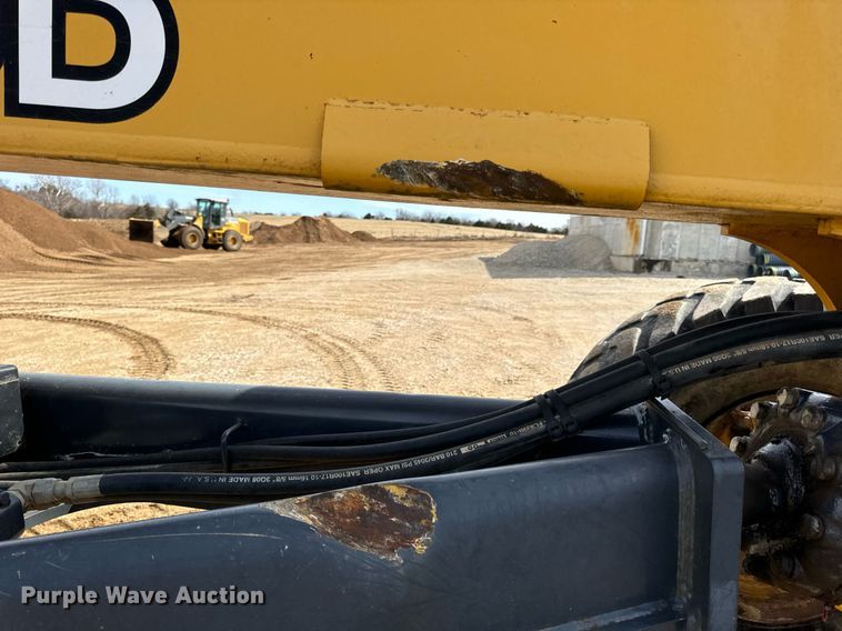 image for item DV1848 2008 John Deere 770D motor grader