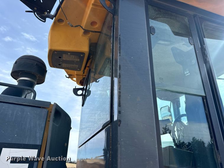 image for item DV1848 2008 John Deere 770D motor grader